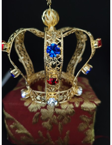 Corona imperiales piedras